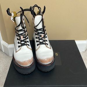 R13 boots